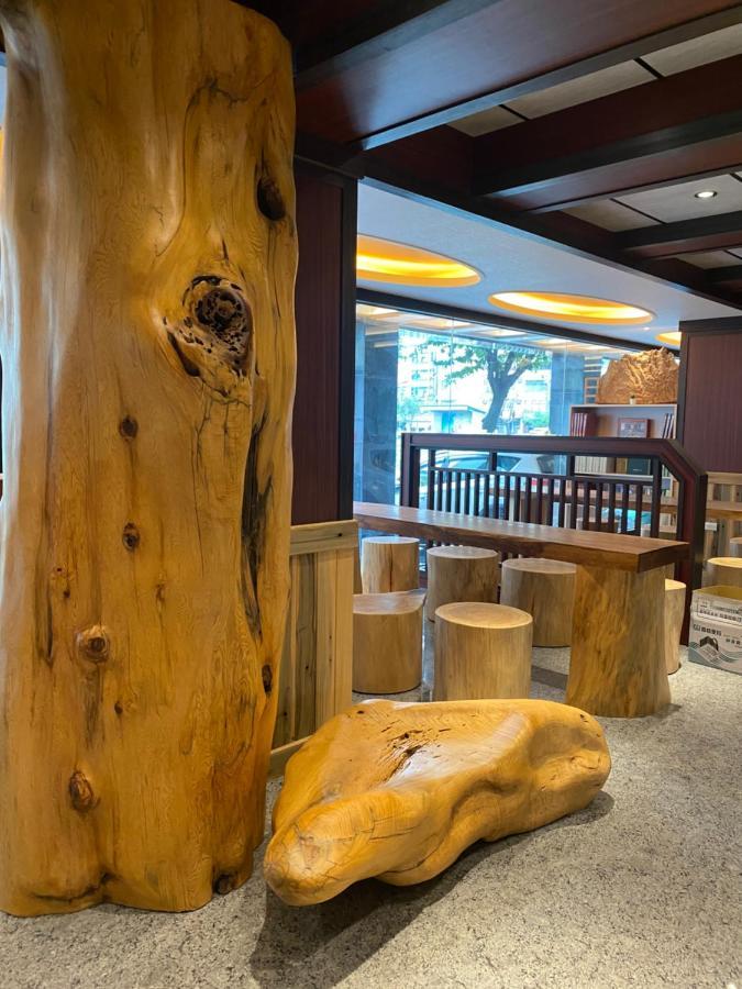 Pingtung 薇风精品商务旅馆（站前馆）酒店 外观 照片